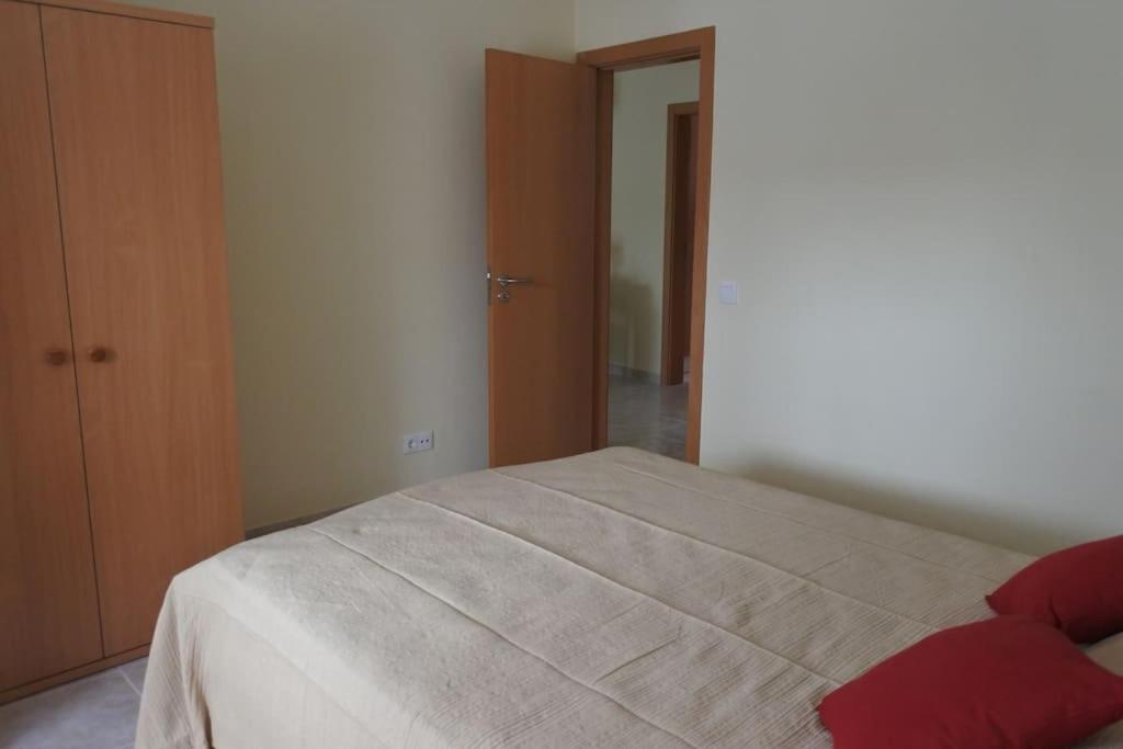 Apartment In The Center Of Carvoeiro With Terrace Екстериор снимка